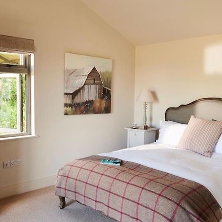 Stride'S Barn Villa Whiteparish Екстериор снимка